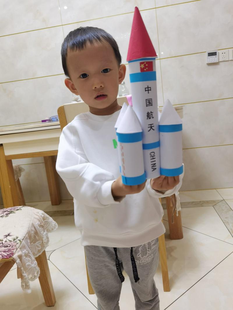 邱倪锐.png