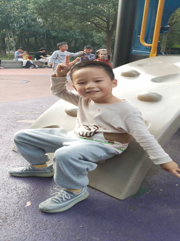 中三班 曹陈昕.jpg