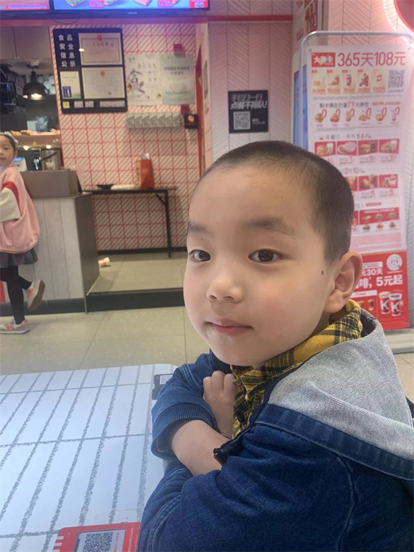 大五班张晏睿.jpg