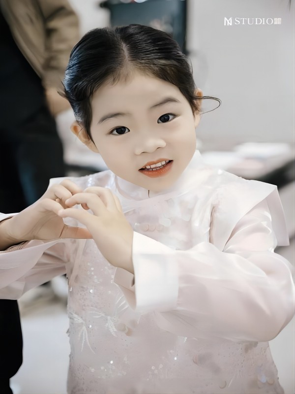 大一班：尹洛(1).jpg