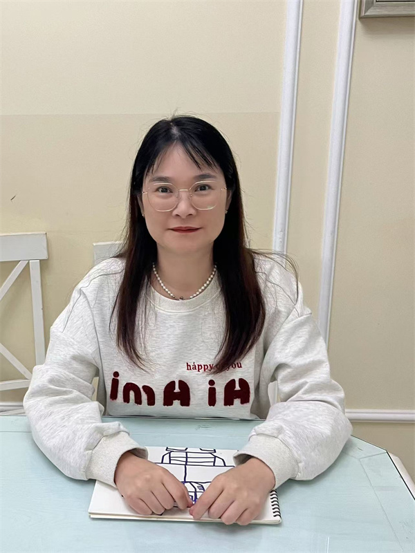 大二班 俞悦黄怿妈妈.jpg