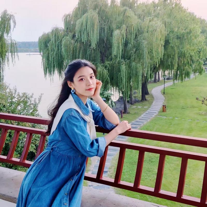 丁周怡.jpg