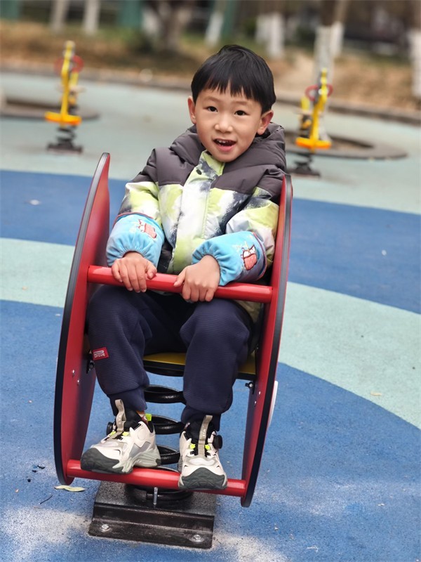 中二班：左潼（编辑后）.jpg