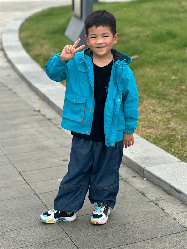 中二班：尹言（编辑后）.jpg